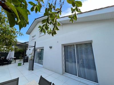 Appartement - 100 m² - 4 pièces