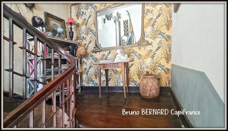 Maison - 250 m² - 8 pièces