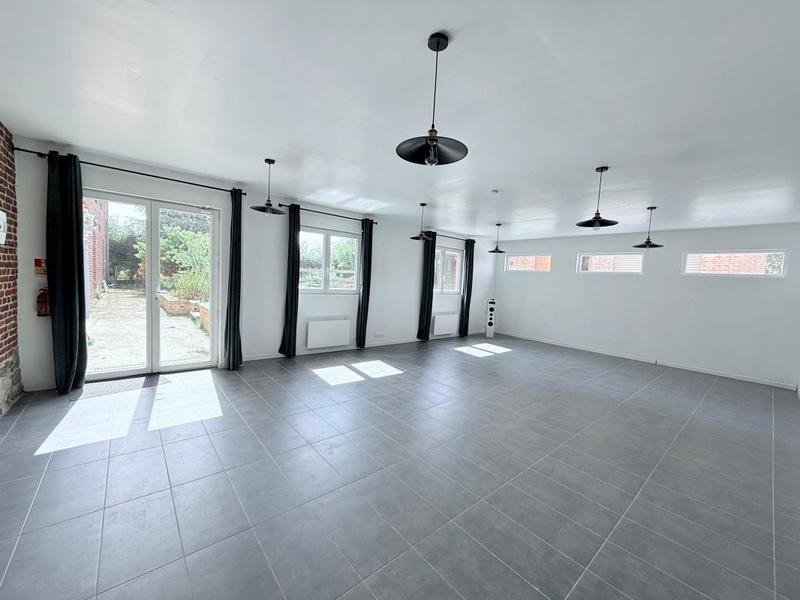 Maison - 450 m² - 16 pièces