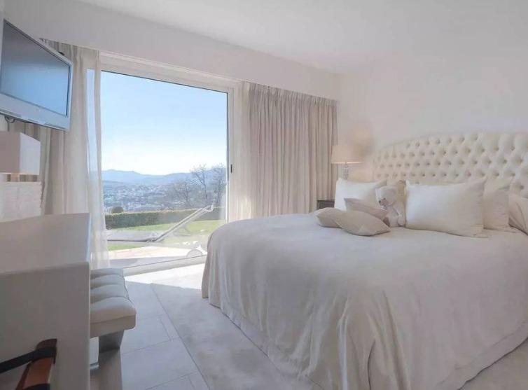 Villa - 330 m² - 7 pièces