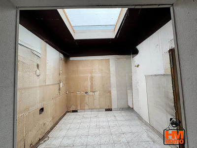 Magasins - 101 m² - 3 pièces