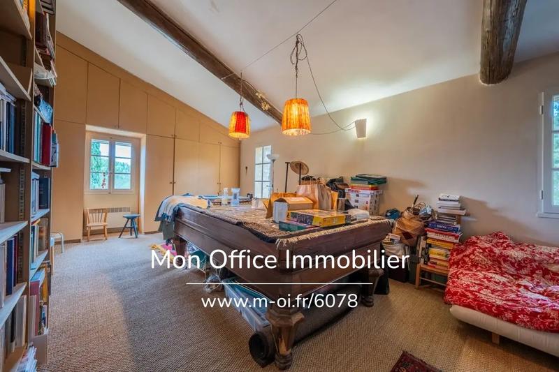 Maison - 255 m² - 10 pièces
