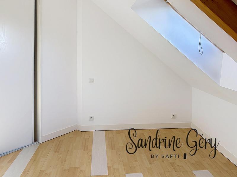 Maison - 97 m² - 6 pièces