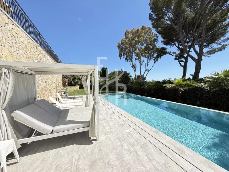 Maison - 389 m² - 8 pièces