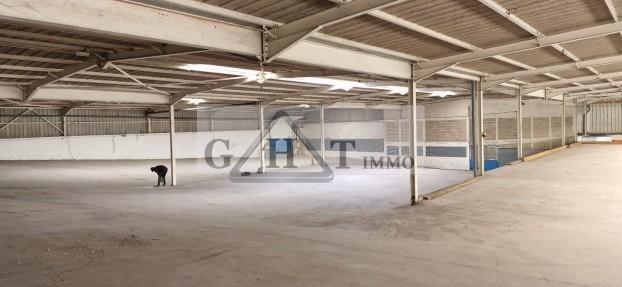 Entrepôt - 2 205 m²