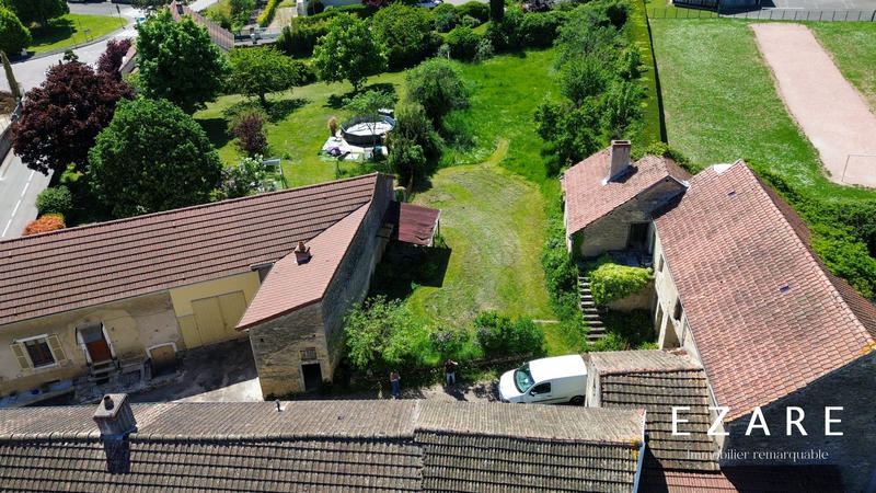 Maison - 700 m² - 6 pièces