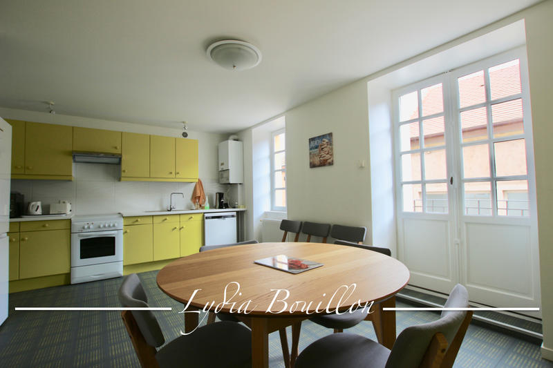 Immeuble - 247 m² - 10 pièces