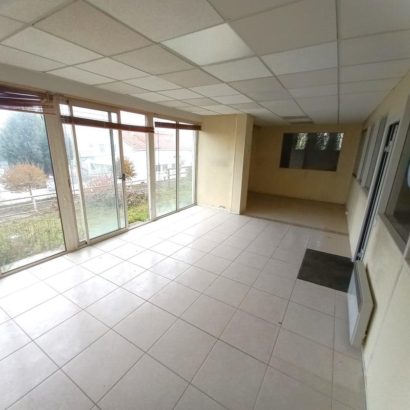 Entrepôt - 600 m²