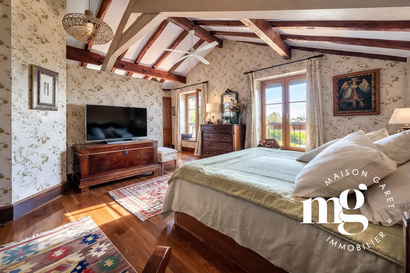 Maison ancienne - 270 m² - 9 pièces