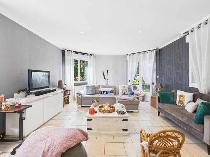 Maison - 161 m² - 8 pièces