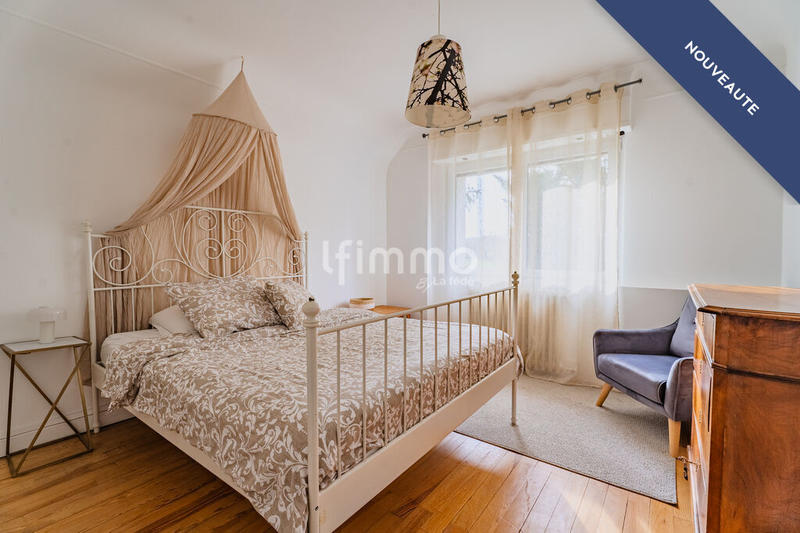 Maison - 225 m² - 7 pièces