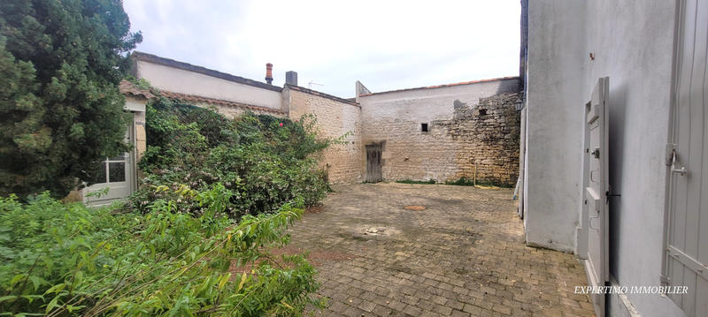 Maison - 252 m² - 9 pièces