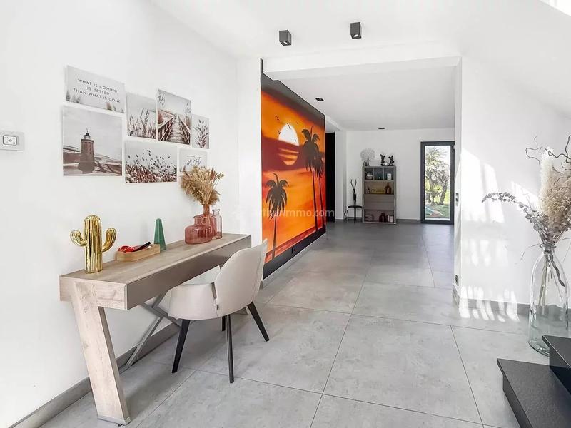 Maison - 334 m² - 11 pièces