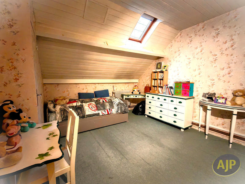 Maison - 111 m² - 6 pièces