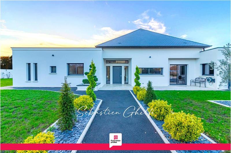 Maison - 202 m² - 7 pièces