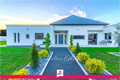 Maison - 202 m² - 7 pièces