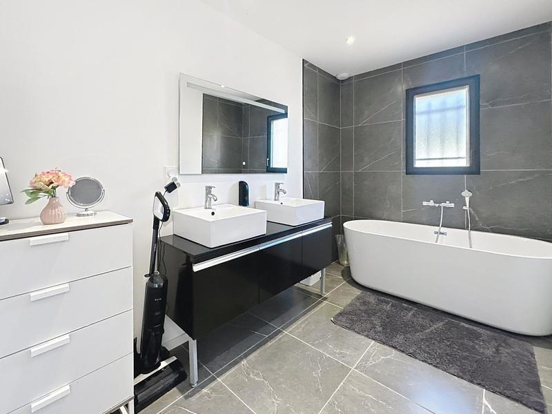 Maison - 149 m² - 4 pièces