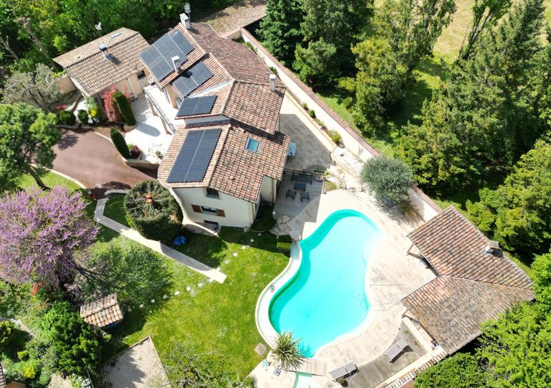 Maison contemporaine - 295 m² - 7 pièces