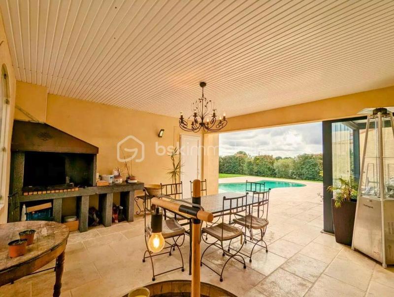 Demeure - 196 m² - 5 pièces