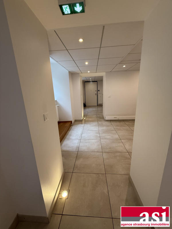 Local d'activités - 90 m² - 3 pièces