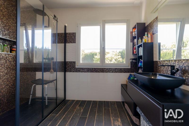 Maison - 250 m² - 4 pièces