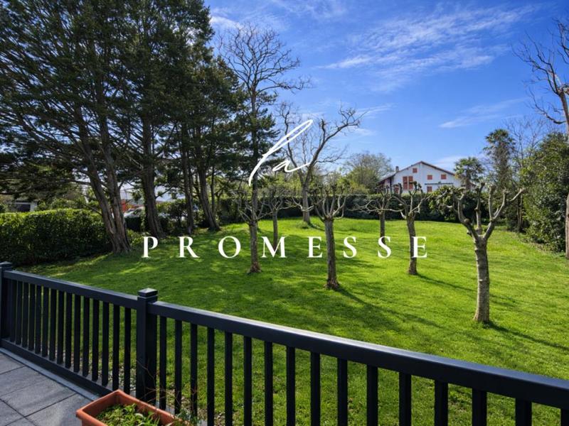 Villa - 1 500 m² - 7 pièces