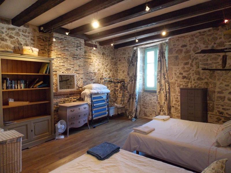 Maison en pierre - 290 m² - 9 pièces