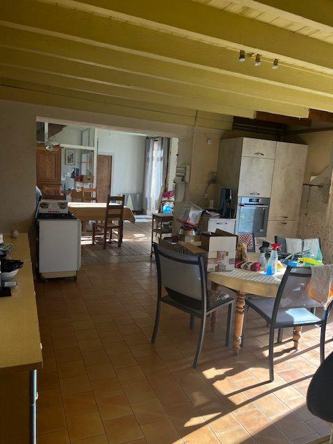 Maison - 215 m² - 7 pièces