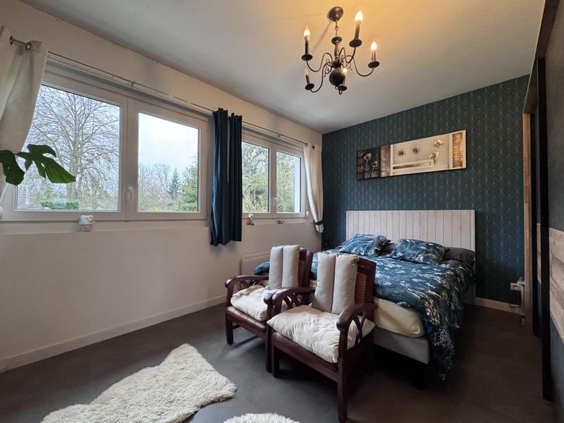 Maison - 180 m² - 8 pièces