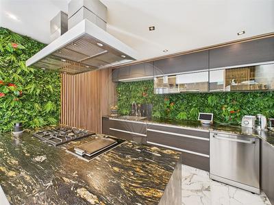 Maison - 255 m² - 6 pièces