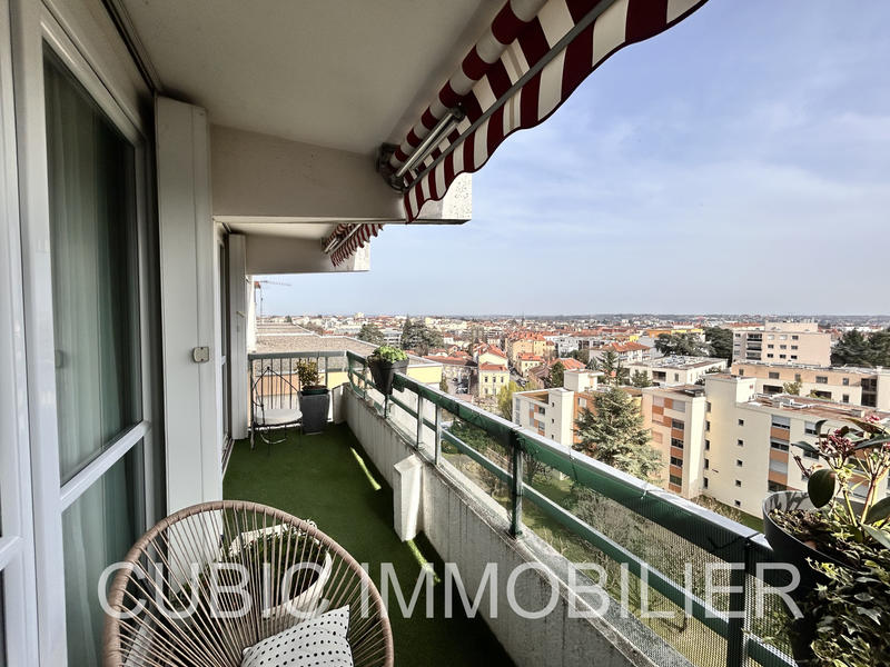 Appartement - 93 m² - 4 pièces