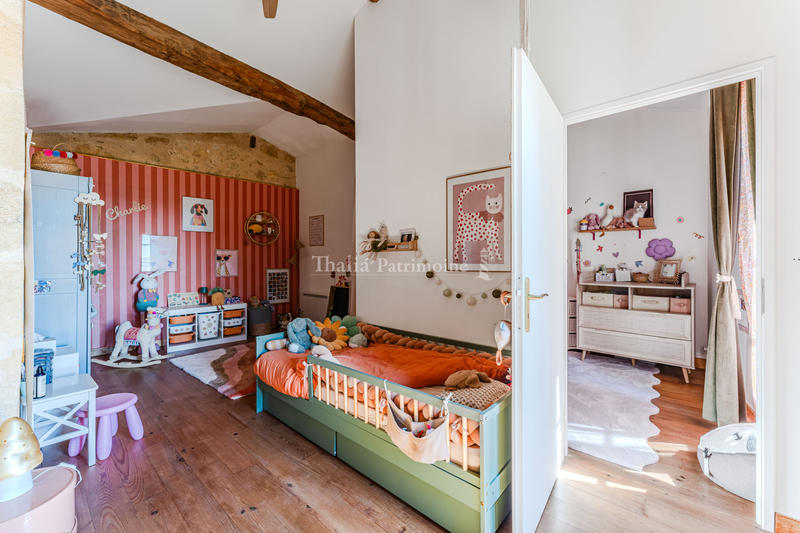 Maison - 318 m² - 9 pièces