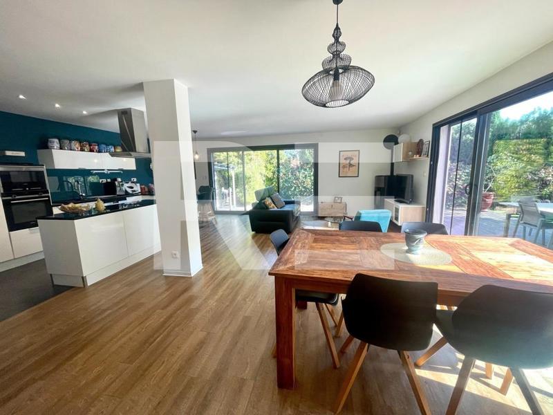 Maison - 130 m² - 5 pièces