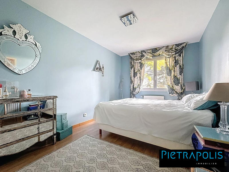 Maison - 200 m² - 7 pièces