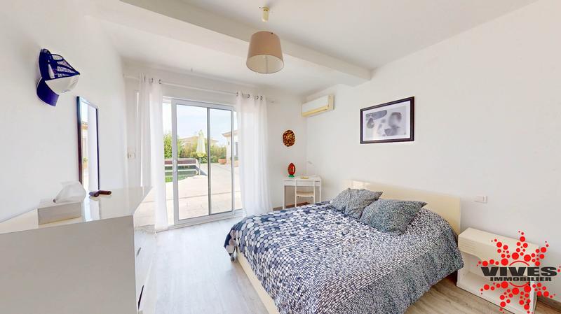 Maison - 288 m² - 10 pièces