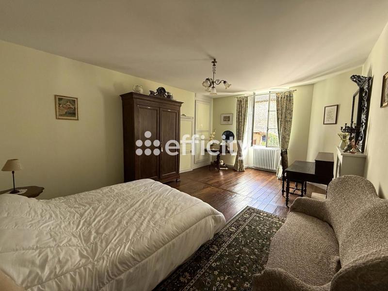 Maison - 205 m² - 6 pièces