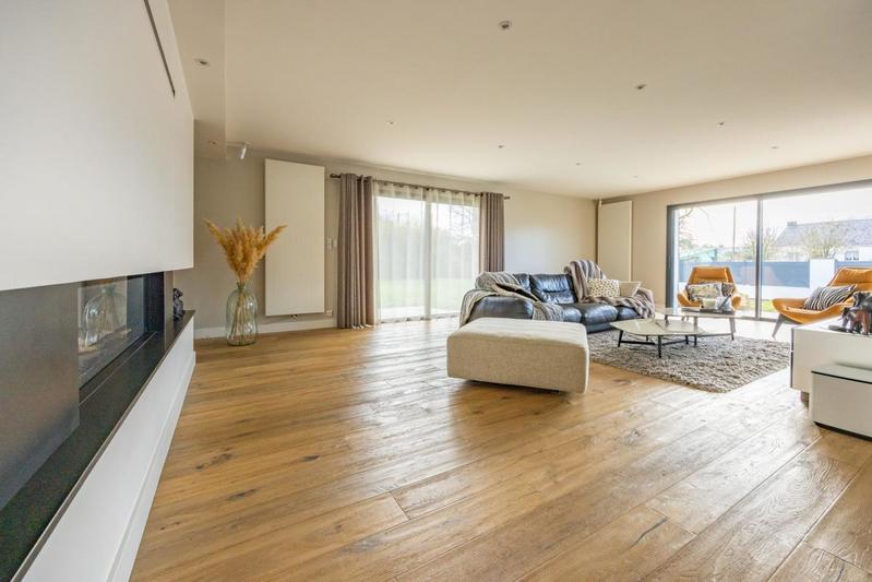 Maison - 250 m² - 8 pièces