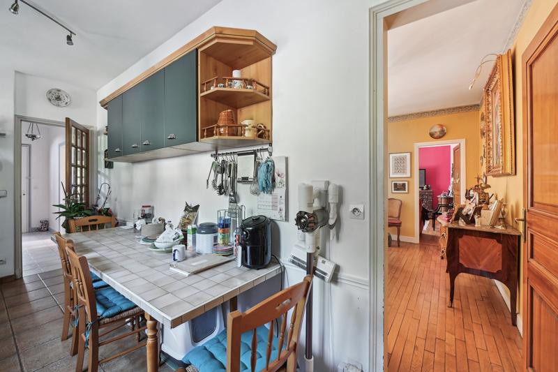 Maison - 220 m² - 8 pièces