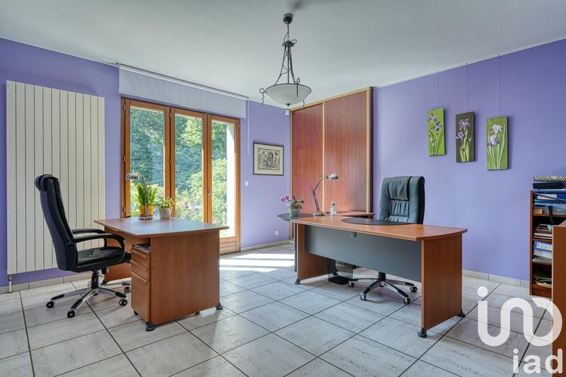 Maison - 222 m² - 9 pièces