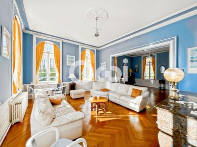 Maison de campagne - 625 m² - 21 pièces