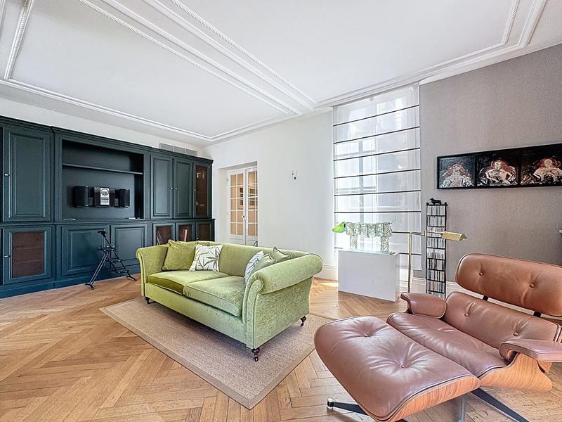 Villa - 230 m² - 6 pièces