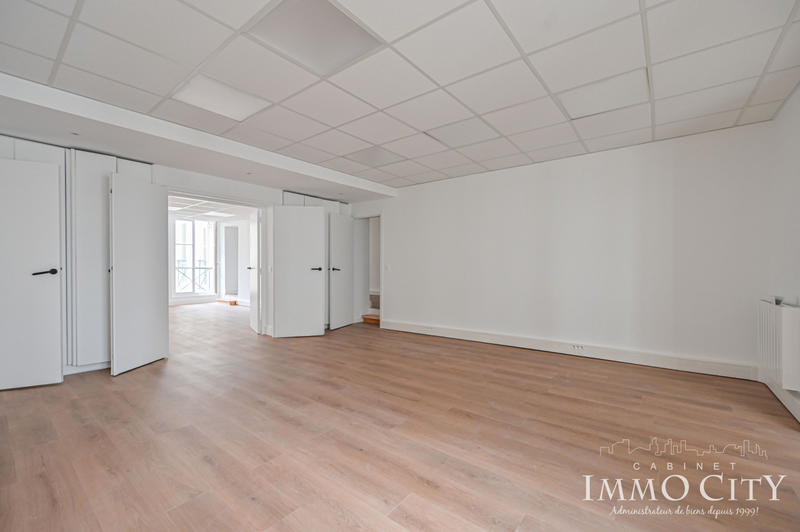 Bureau - 150 m² - 6 pièces