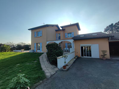 Maison - 160 m² - 8 pièces