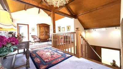 Maison - 330 m² - 12 pièces