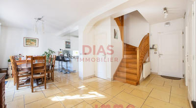 Maison - 145 m² - 1 pièce