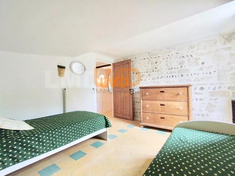 Maison - 300 m² - 11 pièces