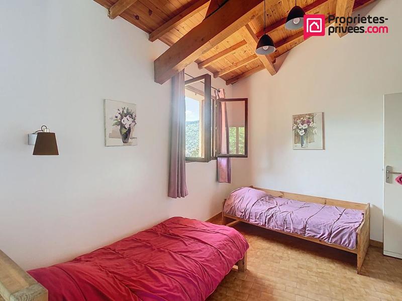 Maison - 215 m² - 9 pièces