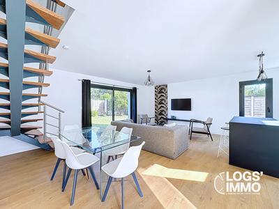 Maison - 95 m² - 5 pièces