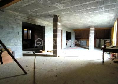 Maison - 353 m² - 8 pièces