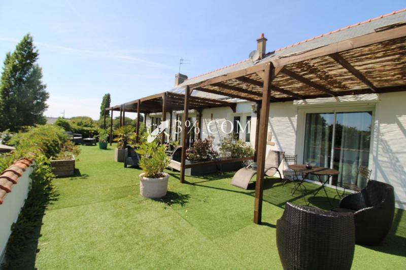 Maison - 290 m² - 9 pièces